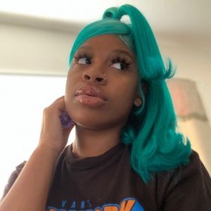 Meet your Posher, Johnella